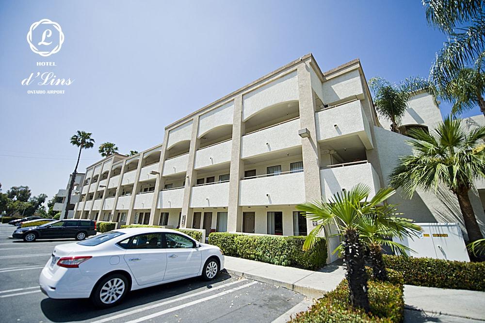 Hotel d'Lins Ontario Airport Exterior foto