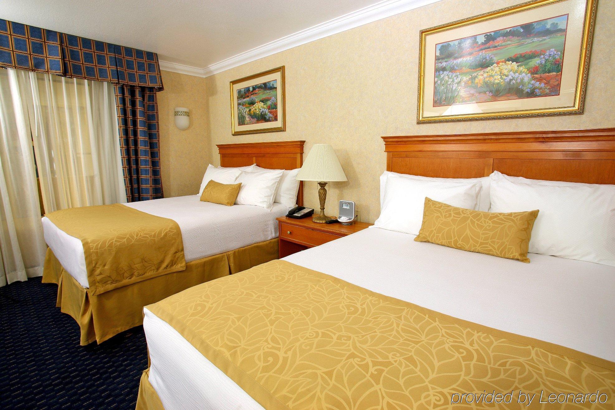 Hotel d'Lins Ontario Airport Habitación foto