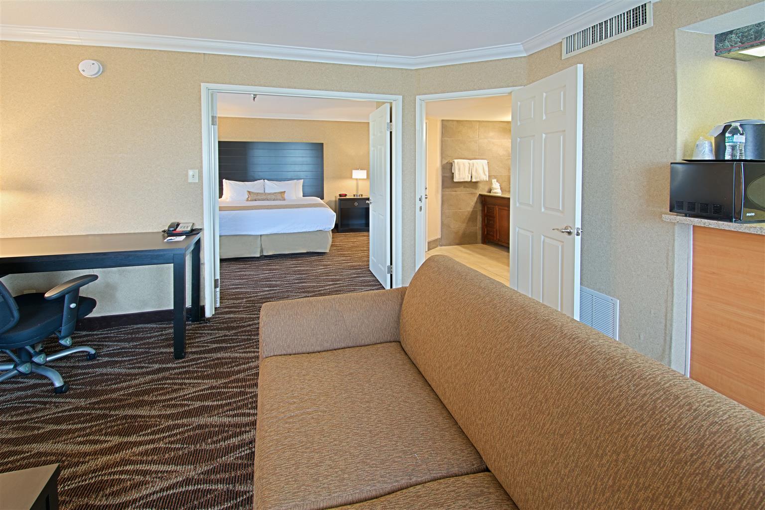 Hotel d'Lins Ontario Airport Exterior foto