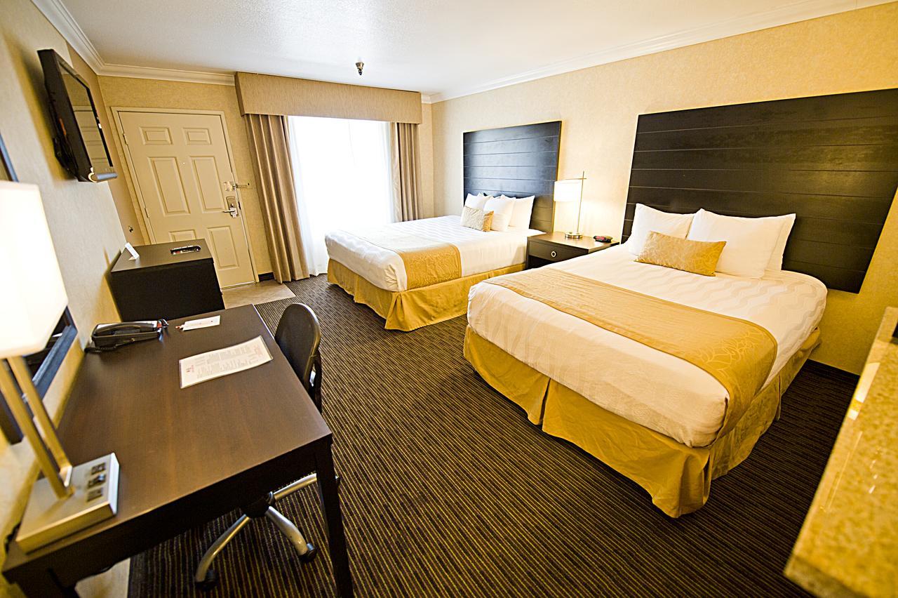 Hotel d'Lins Ontario Airport Exterior foto